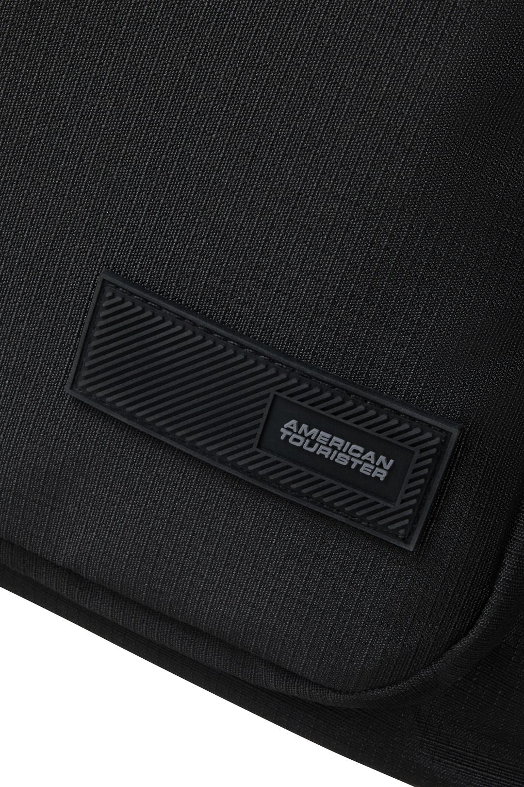 Pack Maleta Cabina SoundBox + Mochila Take2cabin de American Tourister - Negro - Image 16