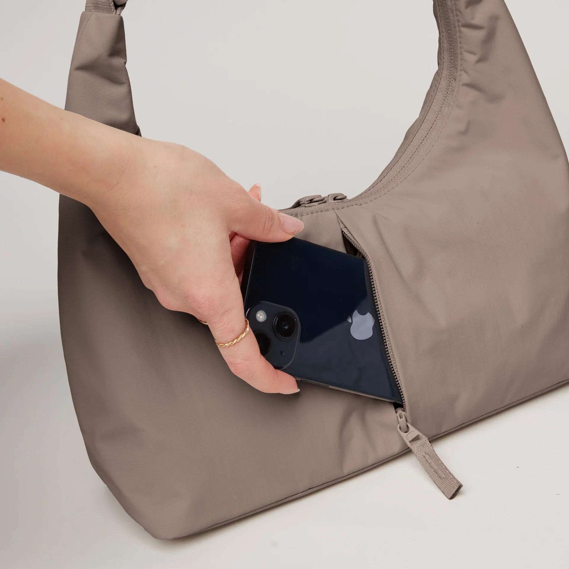 GOT BAG T-SHAPE BAG MINI MONOCHROME - Image 24
